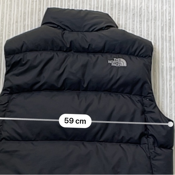 The North Face Black Puffer Vest - Picture 9 of 9